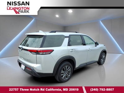 2024 Nissan Pathfinder SV