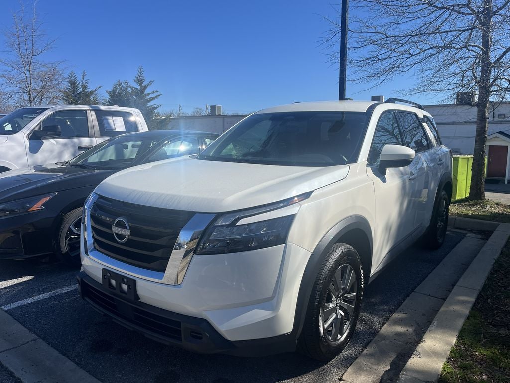 2024 Nissan Pathfinder SV