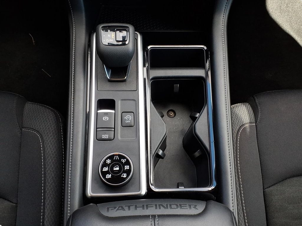 2024 Nissan Pathfinder SV