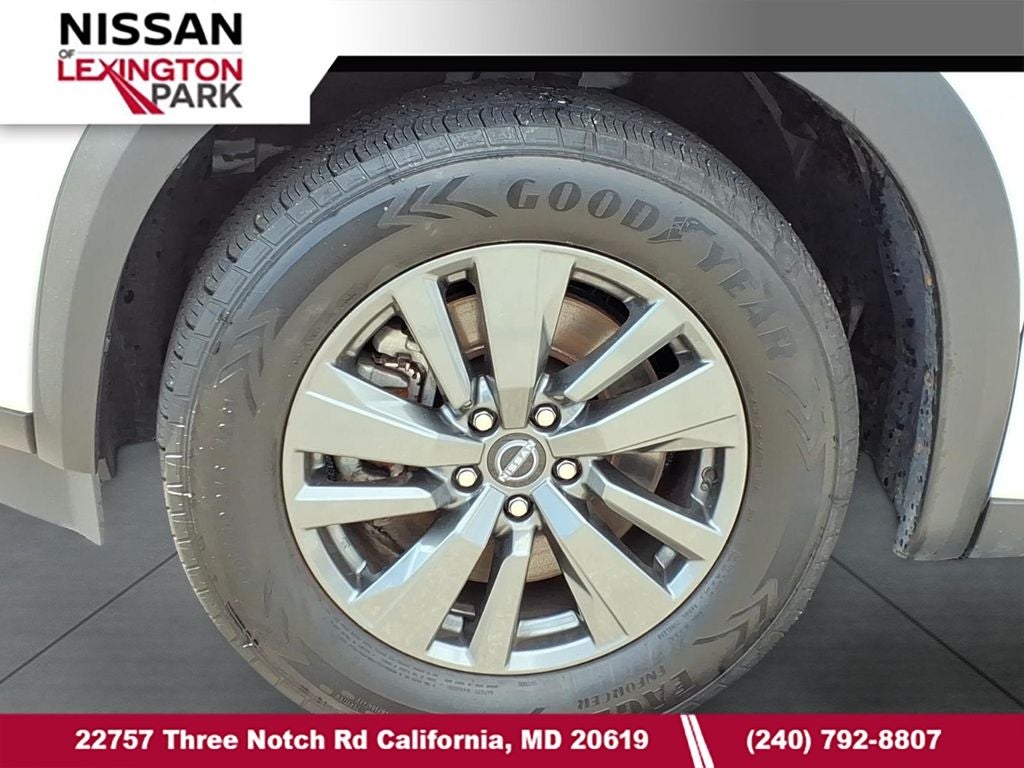 2024 Nissan Pathfinder SV