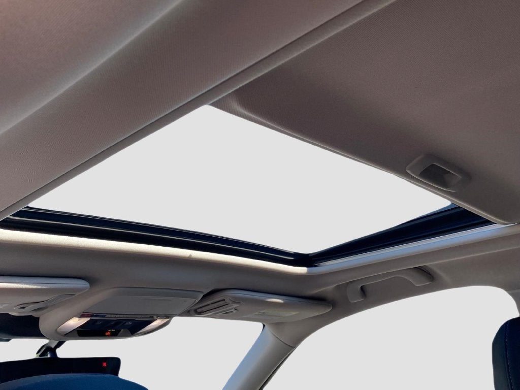 2022 Subaru Forester Limited - Panoramic Moonroof