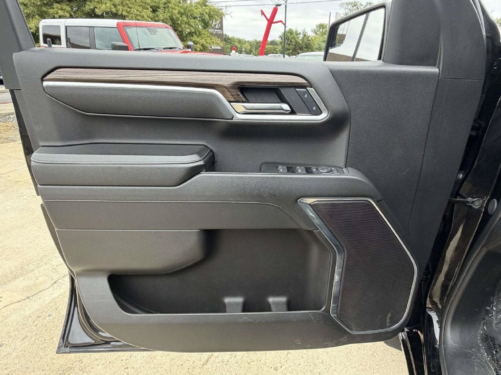 2025 Chevrolet Silverado 1500 LT LT1