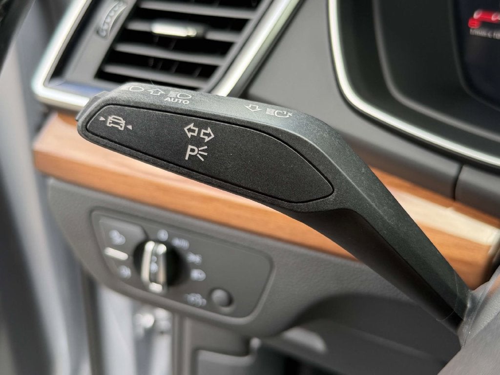 2023 Audi Q5 45 S line Premium quattro