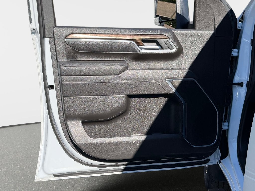 2025 Chevrolet Silverado 3500HD 4WD Crew Cab Long Bed LT