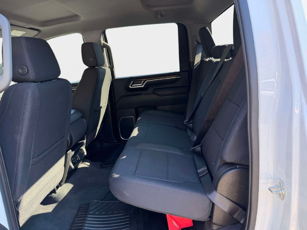 2025 Chevrolet Silverado 3500HD 4WD Crew Cab Long Bed LT