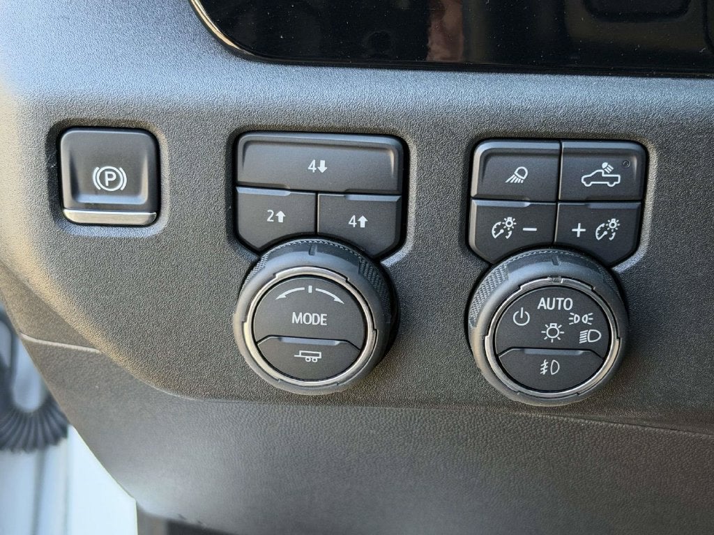 2025 Chevrolet Silverado 3500HD 4WD Crew Cab Long Bed LT