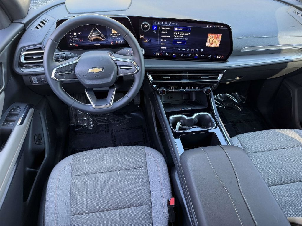 2026 Chevrolet Traverse FWD LT