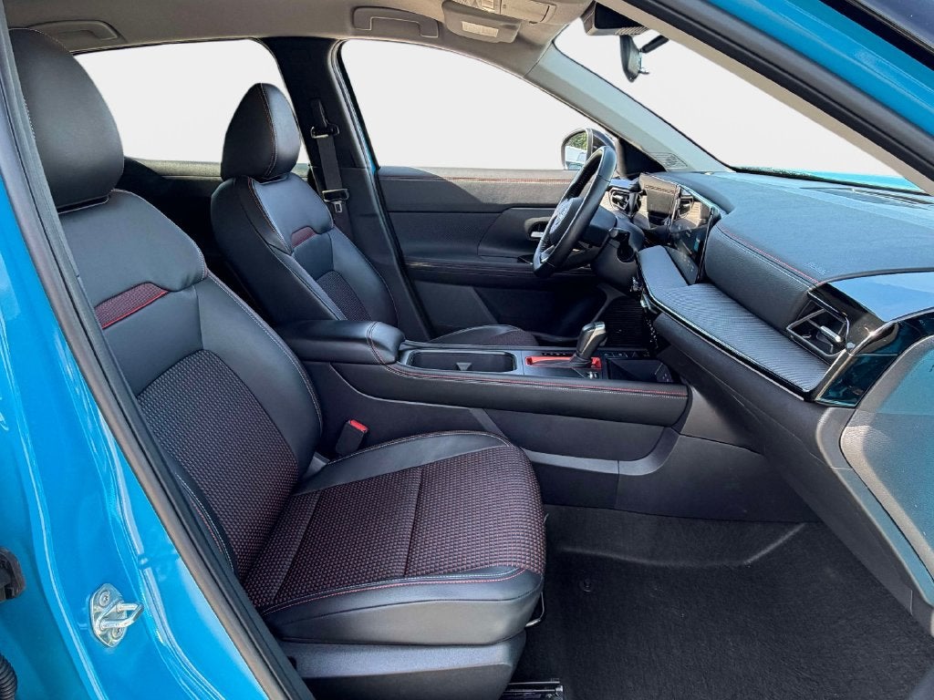 2025 Nissan Kicks SR Intelligent AWD